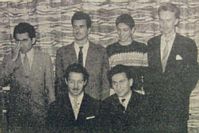 Zmagovalci IV. medconskega šahovskega turnirja. Spredaj Talj in Gligorić, zadaj od leve prozi desni Petrosjan, Benkü, Fisher in Olafson